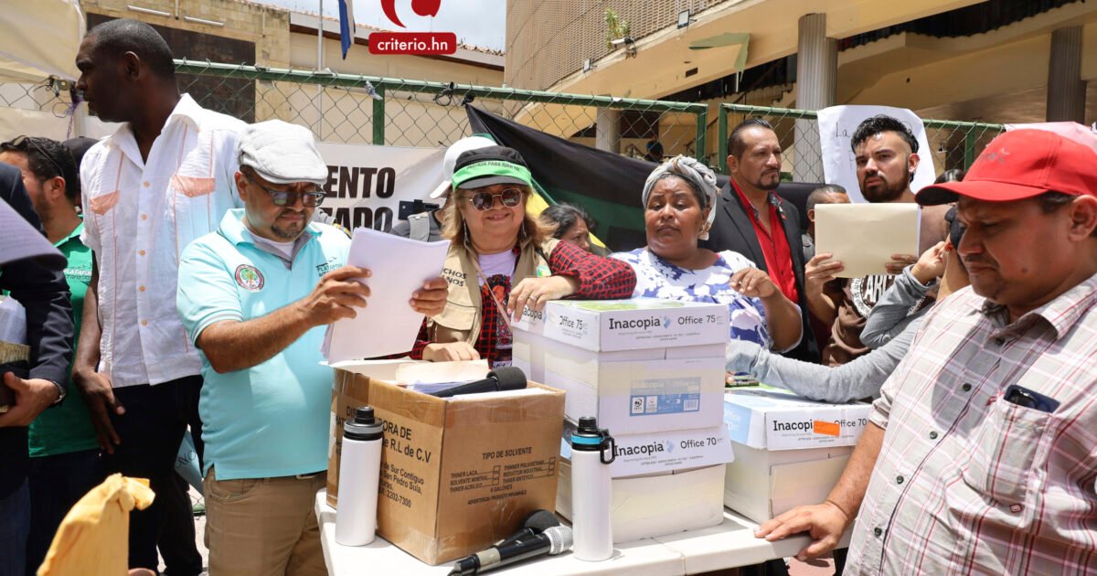 Impulsan juicio político contra Tomás Zambrano y otros 15 diputados por Ley Agroindustrial