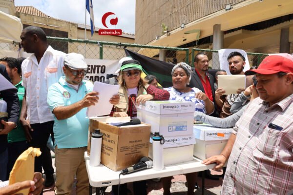 Impulsan juicio político contra Tomás Zambrano y otros 15 diputados por Ley Agroindustrial