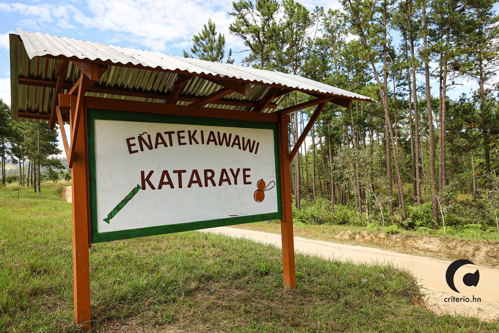 Rotulo en lengua originaria KATAREYE puebo PECH