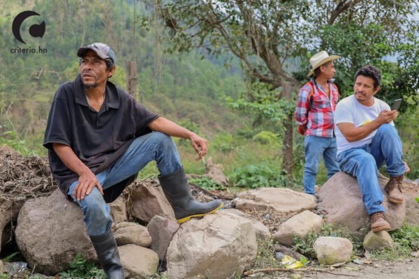 Voltear hacia afuera: Honduras en su laberinto