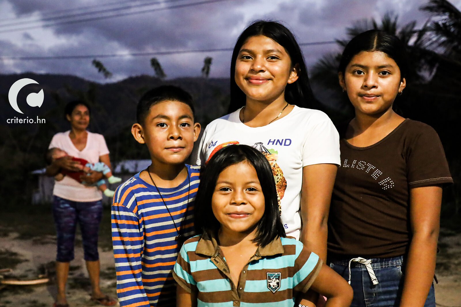 Niños estudiantes de la comunidad PECH en HOnduras